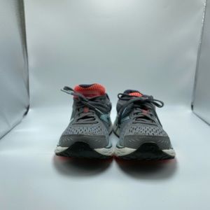 New balance sneaker girl